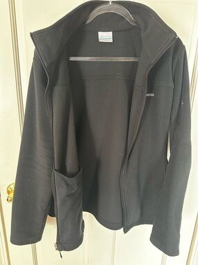 Columbia Black Fleece Jacket with Blue Accent